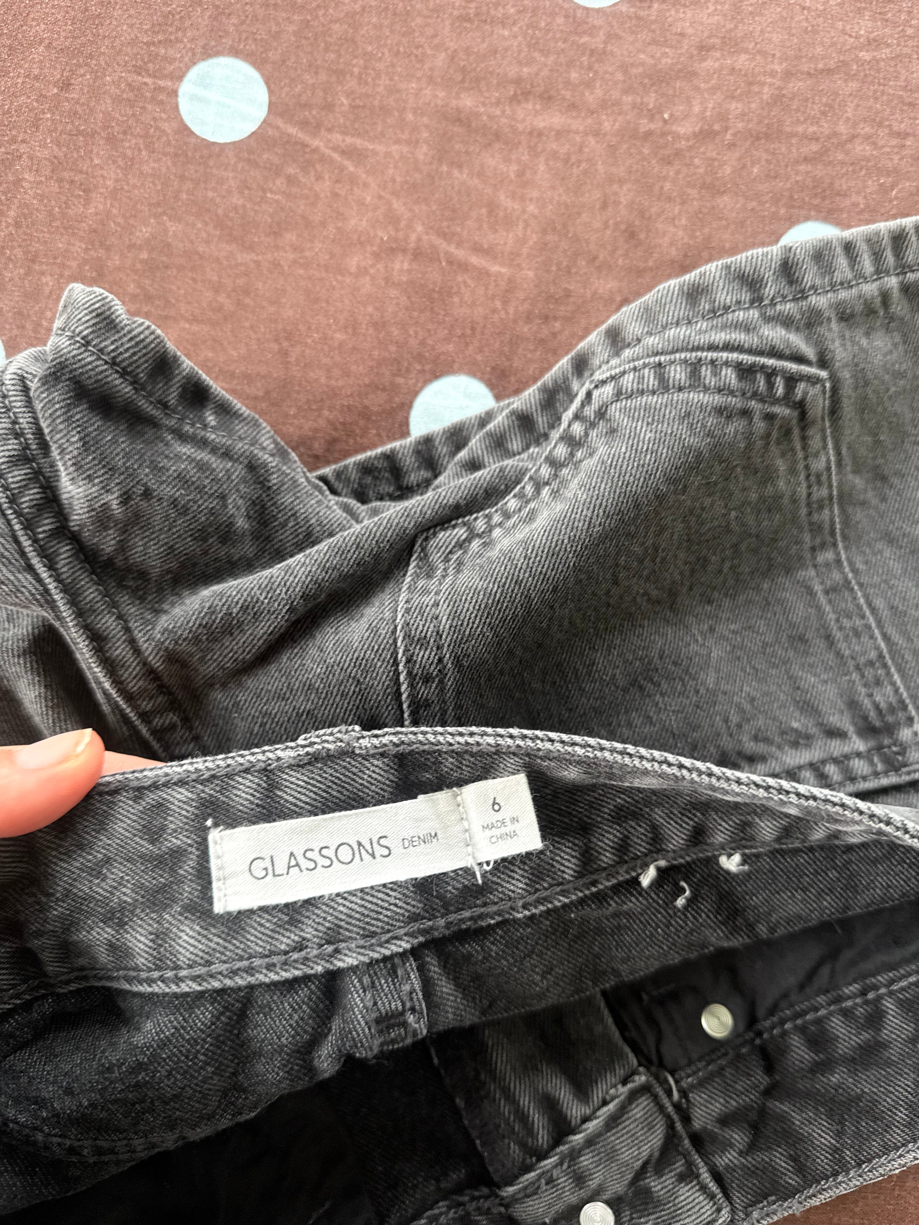 Glassons Shorts / Size 6