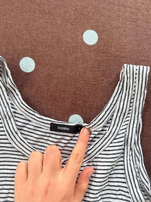 Bassike Top / Size Small