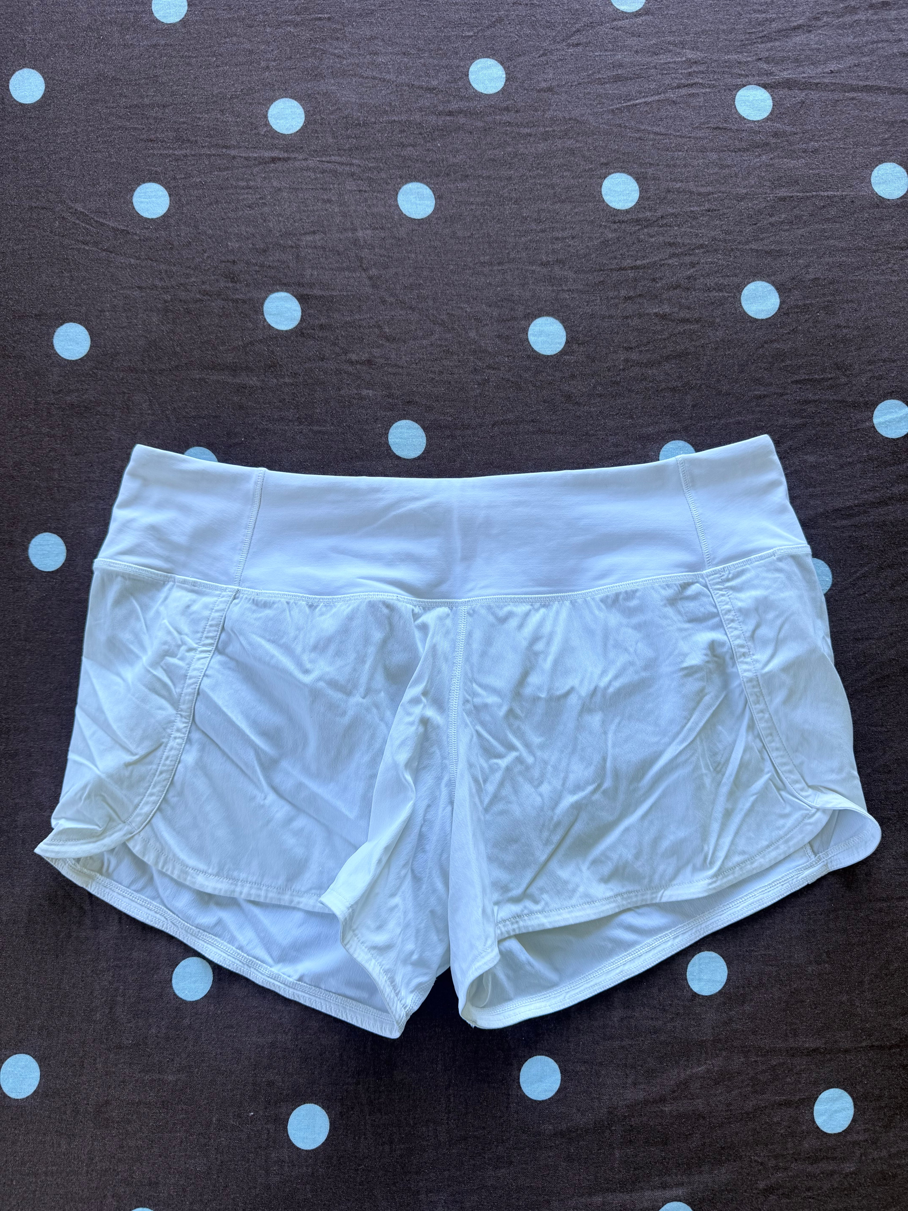 White Lululemon Shorts / Size Lulu 8