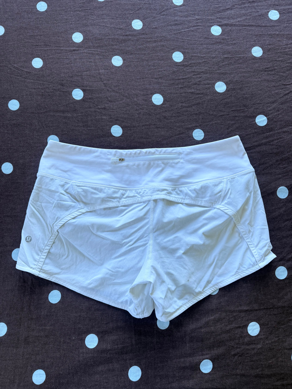 White Lululemon Shorts / Size Lulu 8