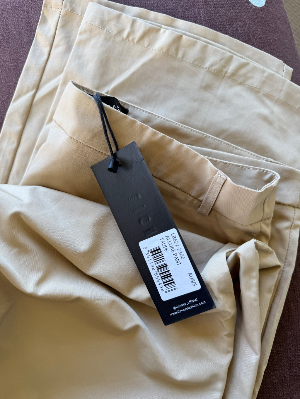 Lioness Pants / Size 8